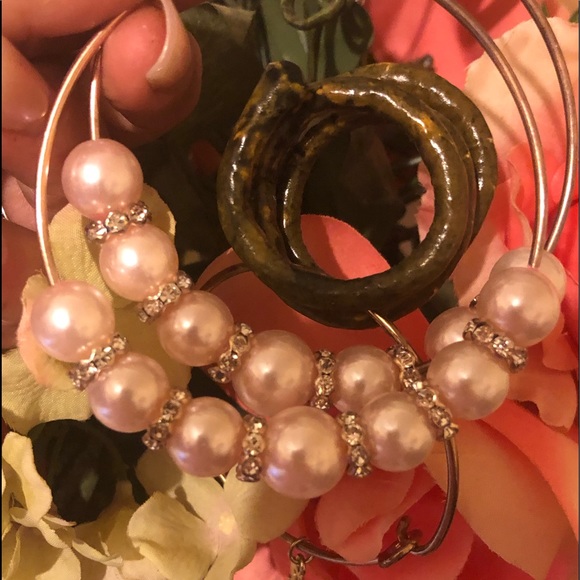 Jewelry - Gorgeous Faux Pearl Hoops!